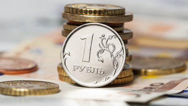 Символика российского рубля появится на клавиатурах