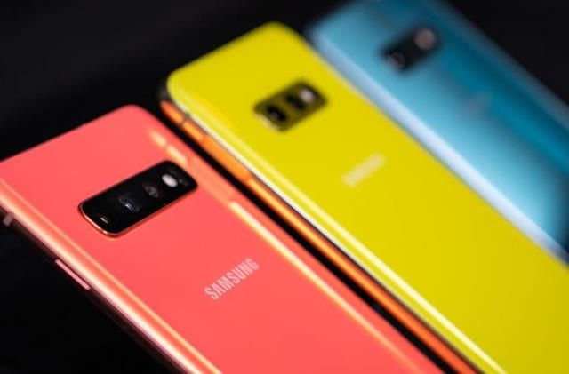 Samsung Galaxy S10.jpg