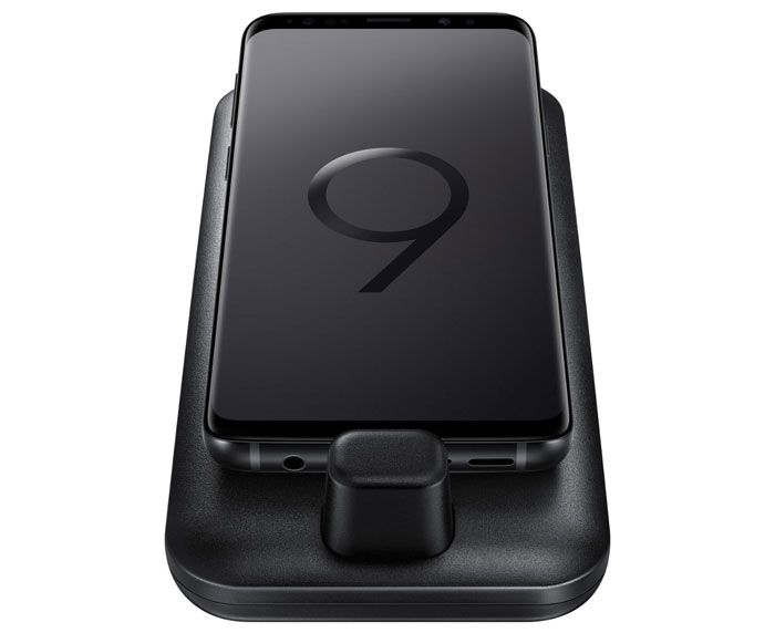 Samsung-DeX-Pad-with-a-Galaxy-S9-docked-in-2.jpg