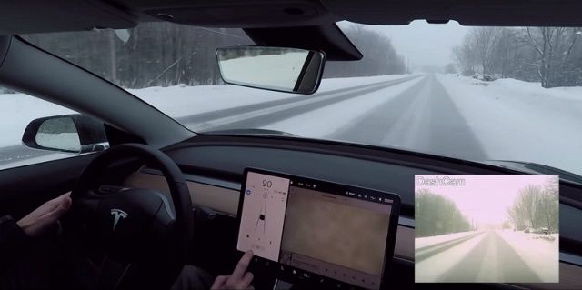 Tesla-Autopilot-snow-storm.jpg